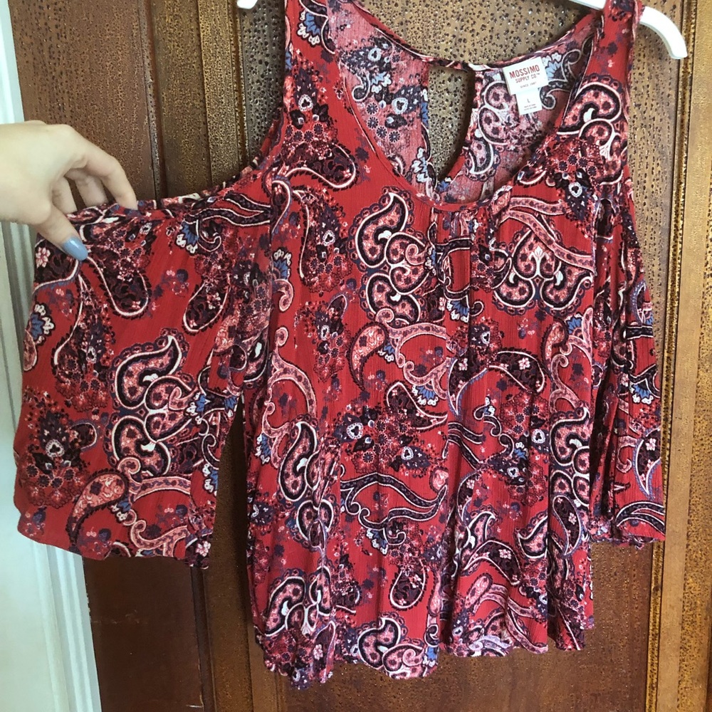 Cold shoulder top